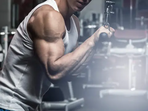 Triceps ramienia i łydki - Jak rozpoznać i regenerować przeciążenia?